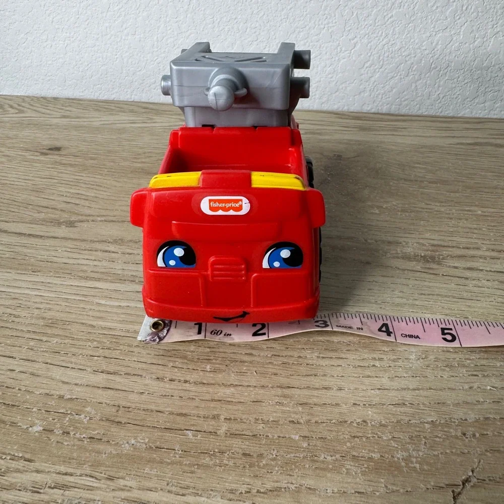 Fisher-Price Little People Red‎ Fire Truck and Helpful Harvester Green Tractor
